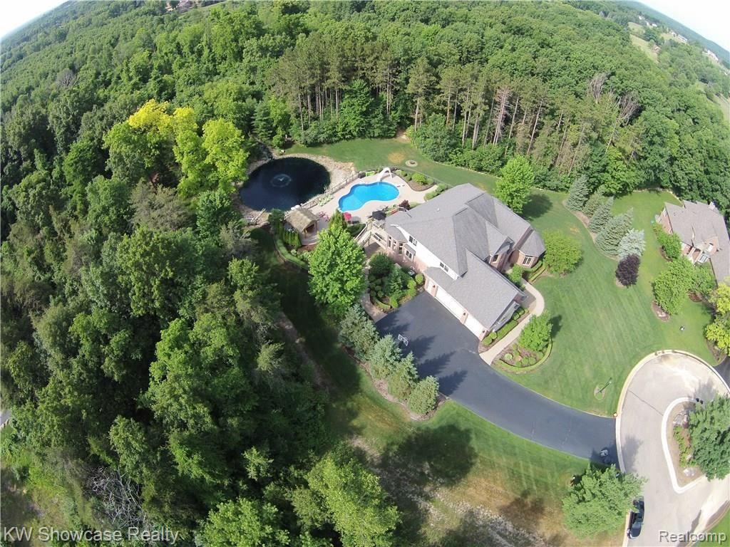 5477 Boulderwood Ridge Clarkston, MI 48348 - Photo 7 of 59 5477 Boulderwood Ridge45.JPG