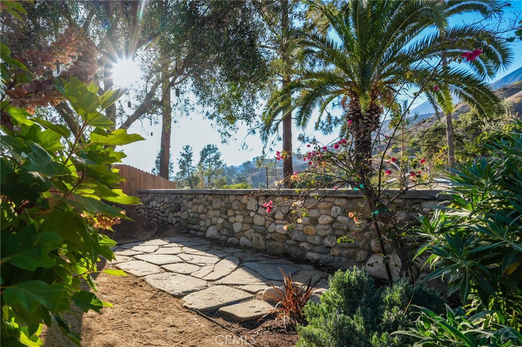 430 Devonwood Road Altadena, CA 91001 - Photo 34 of 39