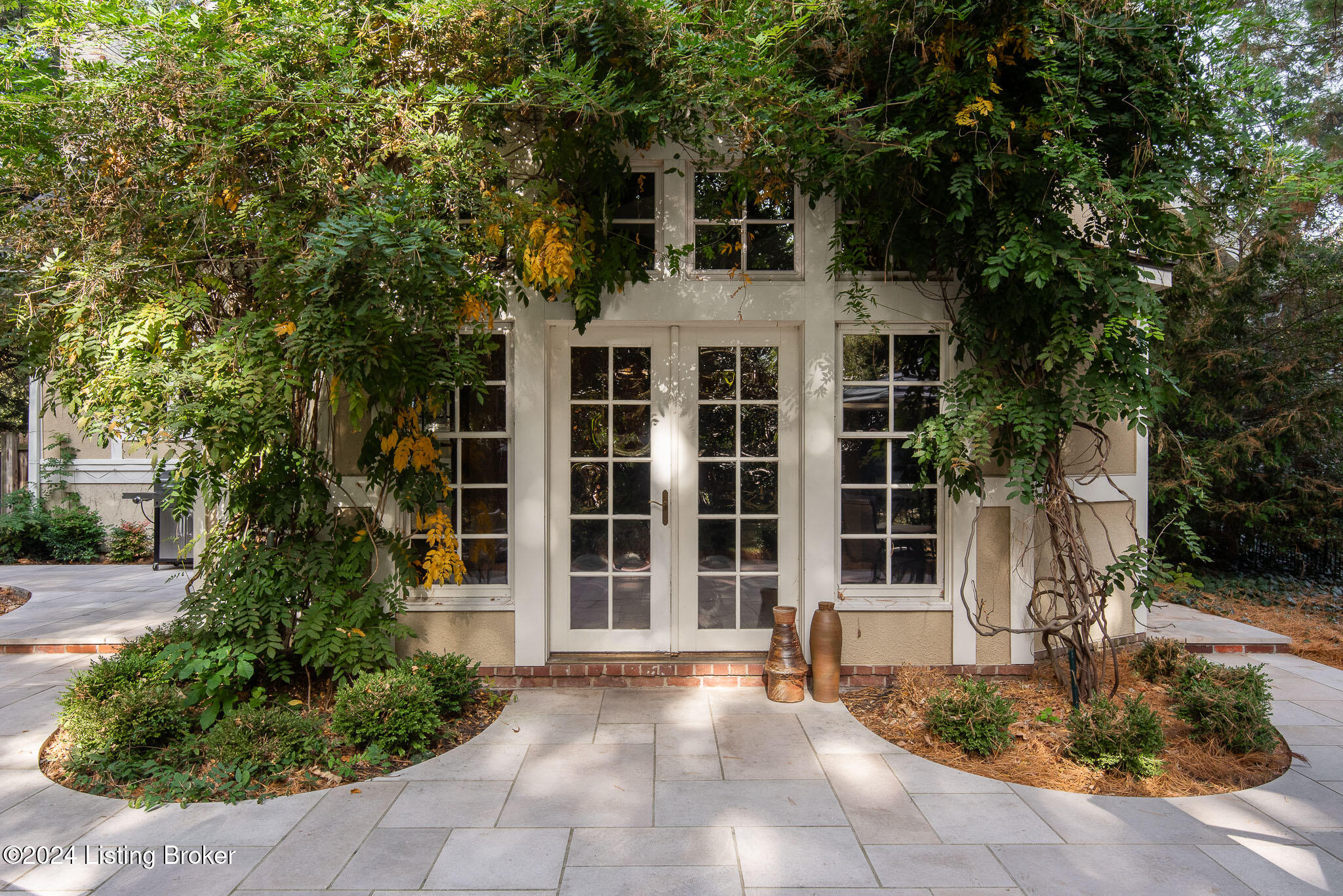 27 River Hill Road Louisville, KY 40207 - Photo 60 of 74 27 River Hill Rd_exteriors-19