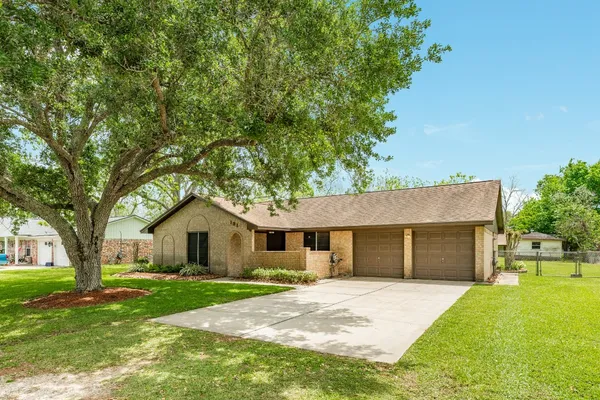 $234,900 | 131 Singleton Street, Jones Creek, TX 77541