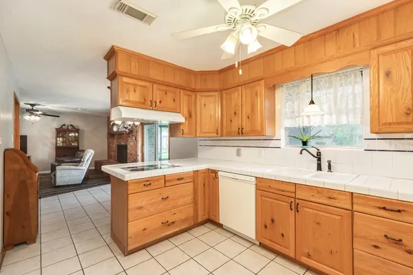 $234,900 | 131 Singleton Street, Jones Creek, TX 77541