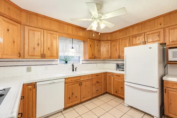 $234,900 | 131 Singleton Street, Jones Creek, TX 77541