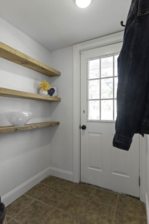 11 Middle Street Georgetown, MA 01833 - Photo 12 of 31 Gallery Image 12