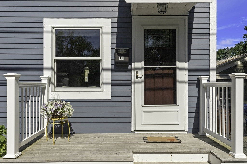 11 Middle Street Georgetown, MA 01833 - Photo 26 of 31 Gallery Image 26