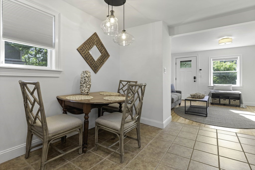 11 Middle Street Georgetown, MA 01833 - Photo 3 of 31 Gallery Image 3