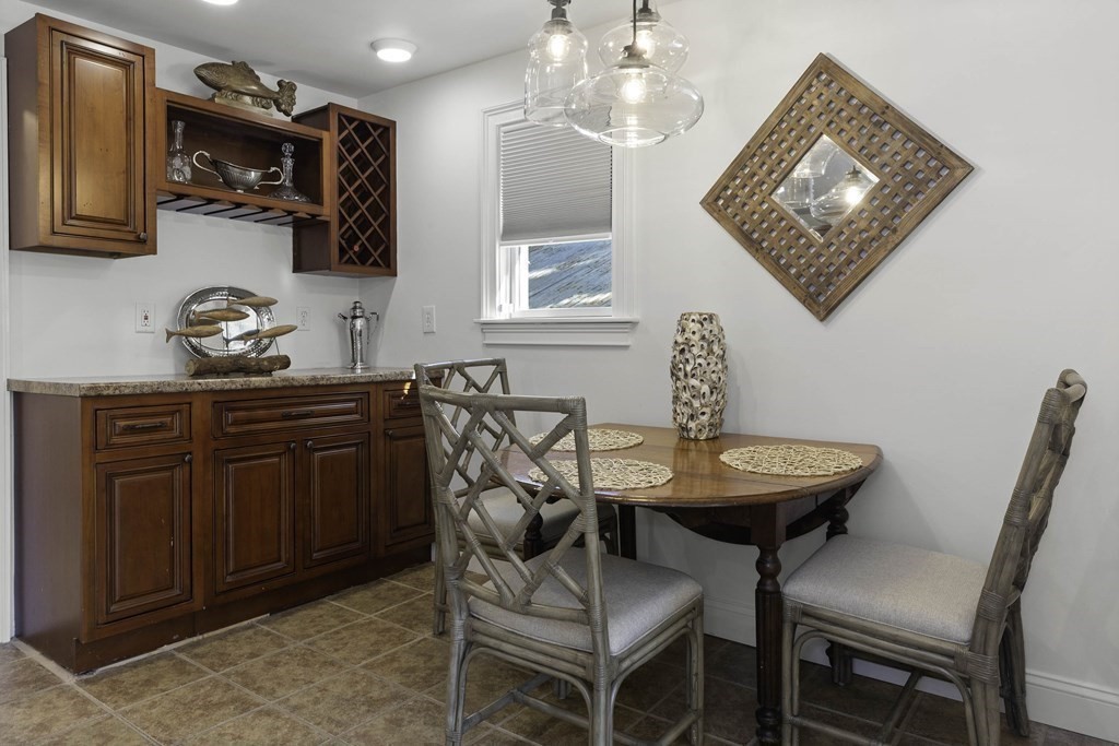 11 Middle Street Georgetown, MA 01833 - Photo 7 of 31 Gallery Image 7