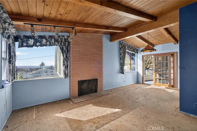 a view of a storage & utility room
