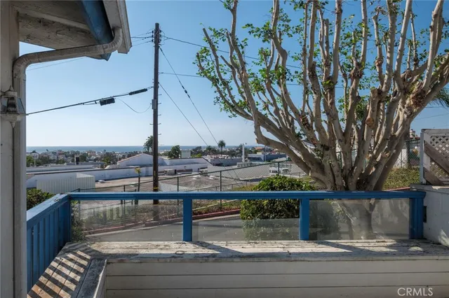a view of fountain from a balcony