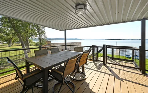 $639,999 | 611 Lakeshore Loop, Tow, TX 78672