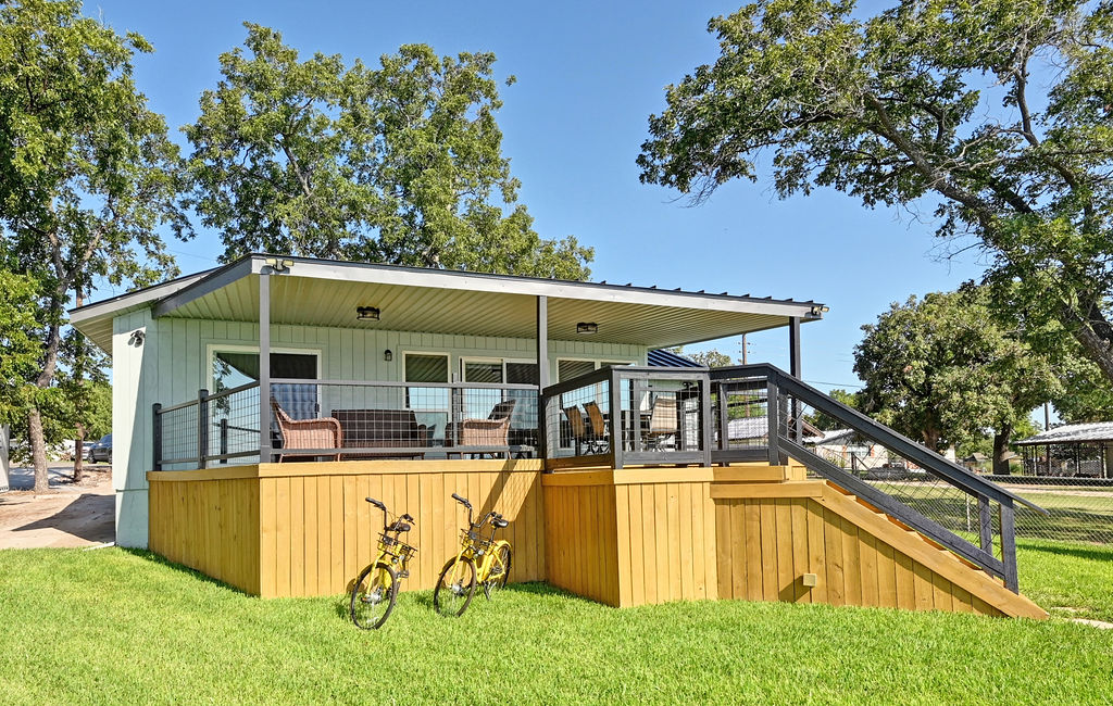 611 Lakeshore Loop Tow, TX 78672 - Photo 32 of 40 Rear view of property with a yard
