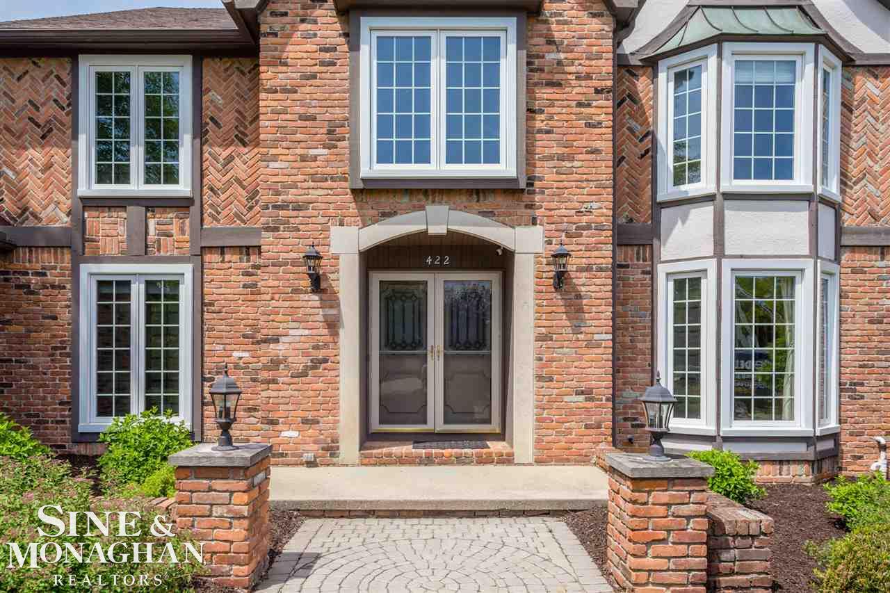 422 Lake Forest Road Rochester Hills, MI 48309 - Photo 2 of 59