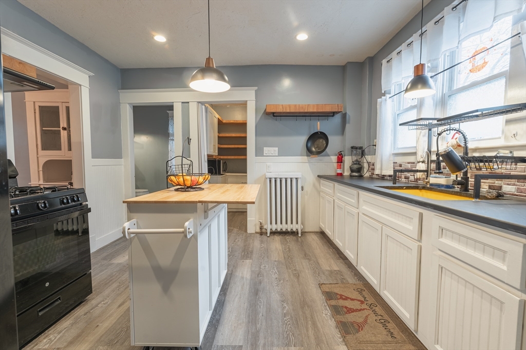 58 Appleton Street Springfield, MA 01108 - Photo 3 of 20