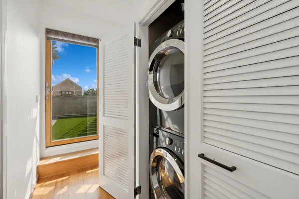 $5,000 | 885 North Hermitage Avenue, Unit C, Chicago, IL 60622