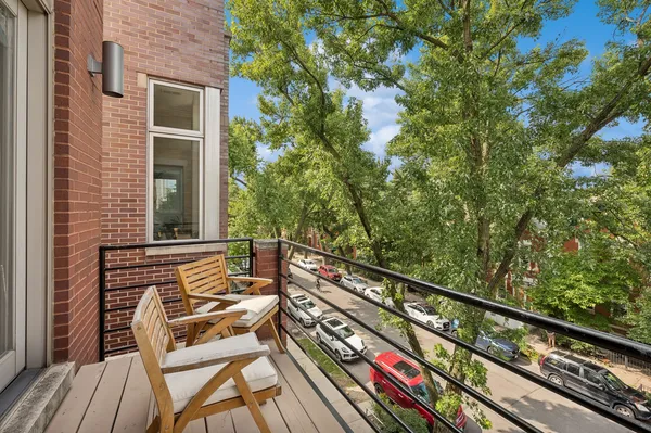 $5,000 | 885 North Hermitage Avenue, Unit C, Chicago, IL 60622