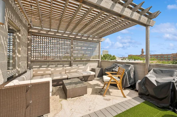 $5,000 | 885 North Hermitage Avenue, Unit C, Chicago, IL 60622