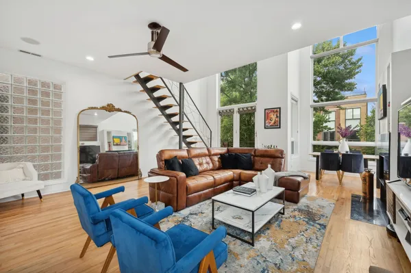 $5,000 | 885 North Hermitage Avenue, Unit C, Chicago, IL 60622