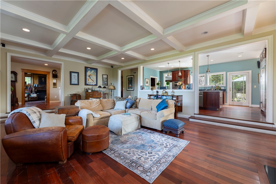 365 Boston Neck Road Narragansett, RI 02882 - Photo 8 of 50