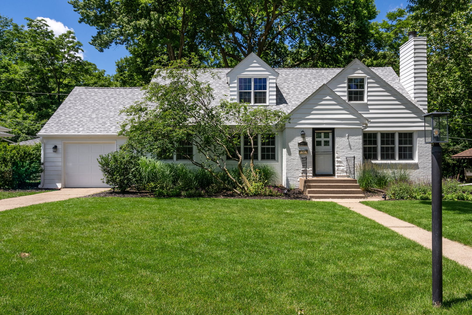 2140 Fairhaven Road Davenport, IA 52803 - Photo 1 of 56 Gallery Image 1