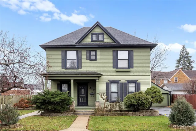 $1,200 | 217 Washburn Street, Elgin, IL 60123