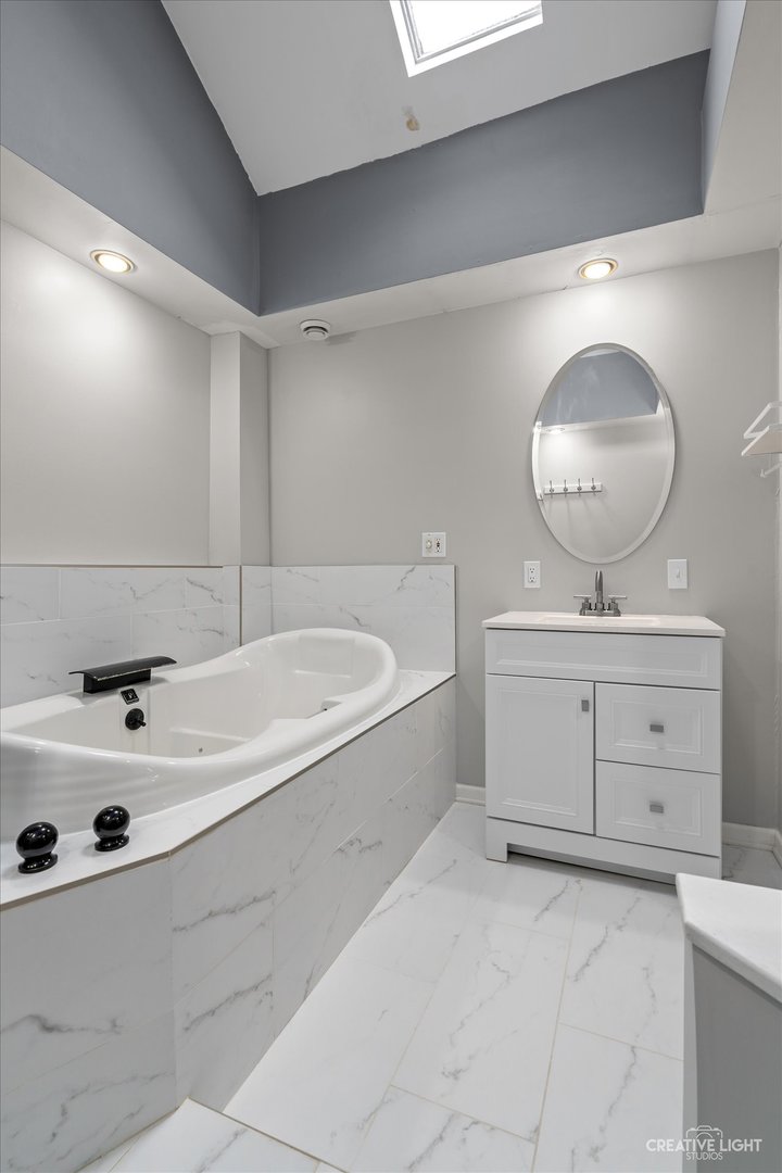 217 Washburn Street Elgin, IL 60123 - Photo 11 of 17