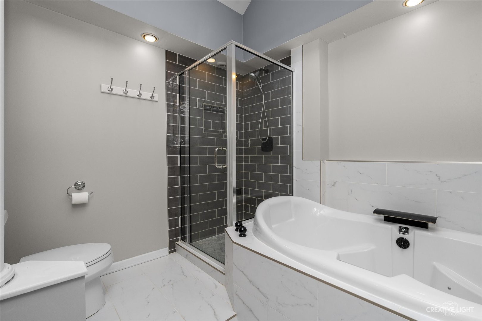 217 Washburn Street Elgin, IL 60123 - Photo 12 of 17