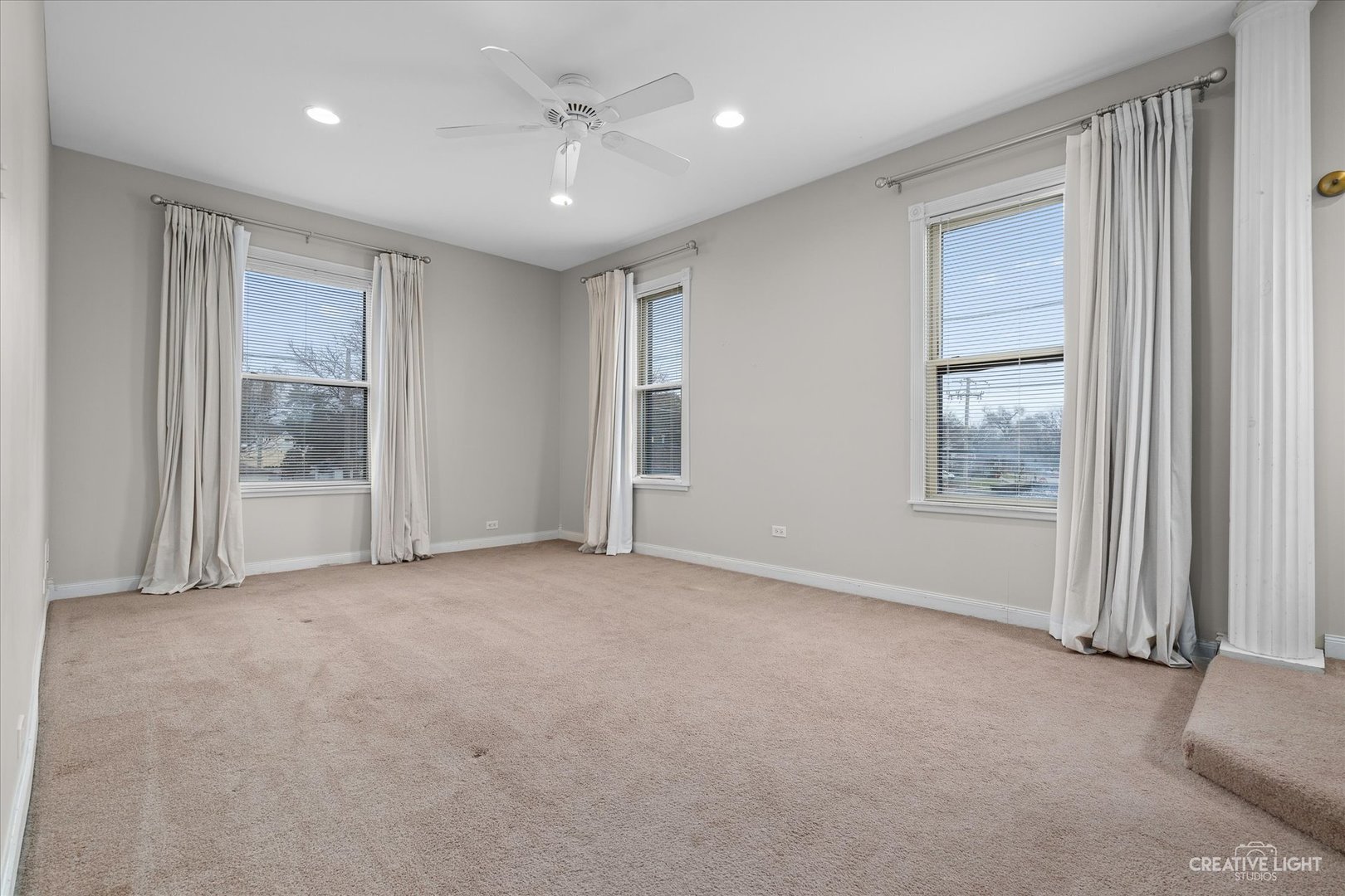 217 Washburn Street Elgin, IL 60123 - Photo 2 of 17