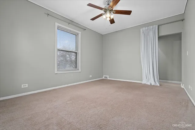 $1,200 | 217 Washburn Street, Elgin, IL 60123