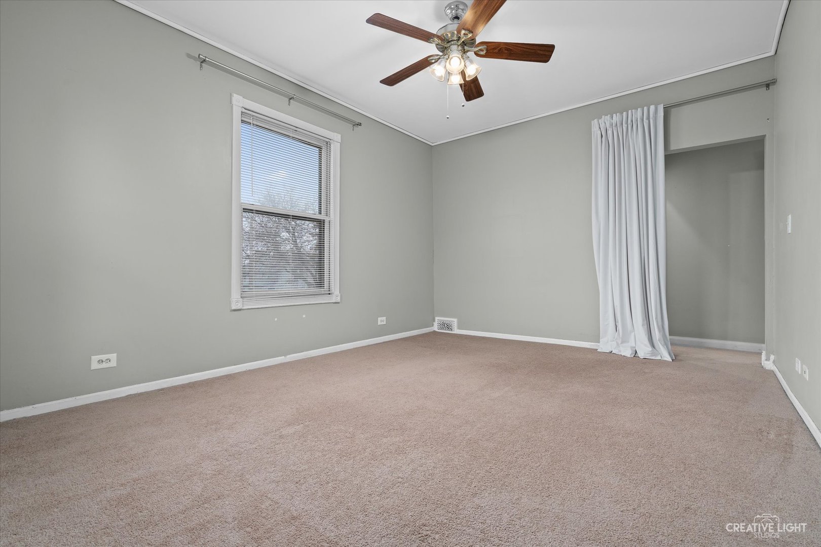 217 Washburn Street Elgin, IL 60123 - Photo 7 of 17