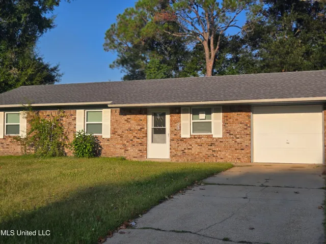 $1,550 | 6505 Columbus Circle, Ocean Springs, MS 39564