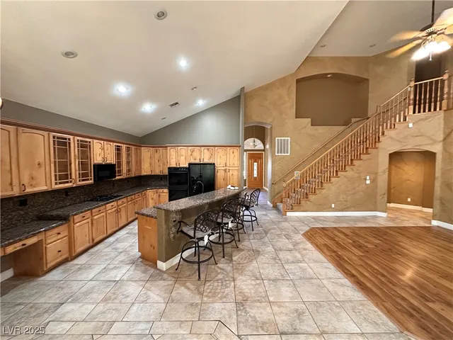 $2,800 | 721 White Falcon Street, Las Vegas, NV 89144