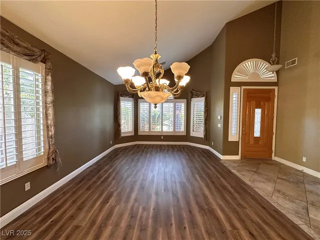 $2,800 | 721 White Falcon Street, Las Vegas, NV 89144