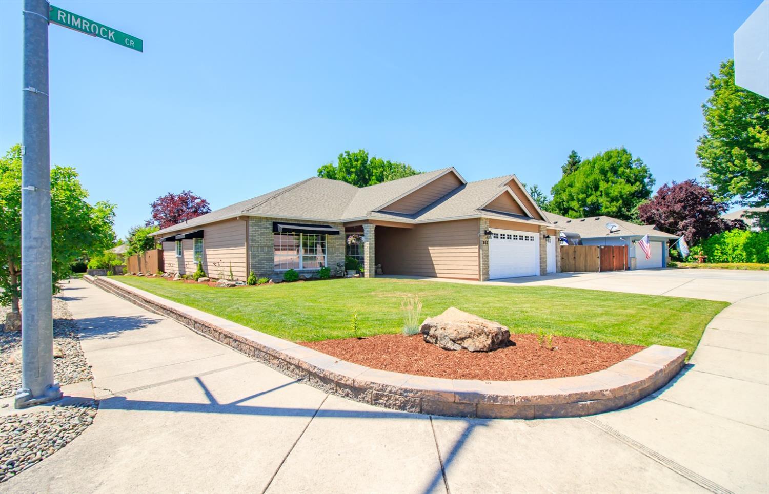 952 Rimrock Circle Medford, OR 97504 - Photo 2 of 35 Additional Photo