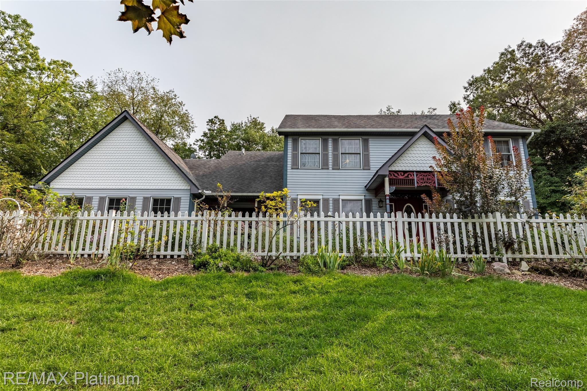 5275 Bullard Road Fenton, MI 48430 - Photo 2 of 69 1.Front