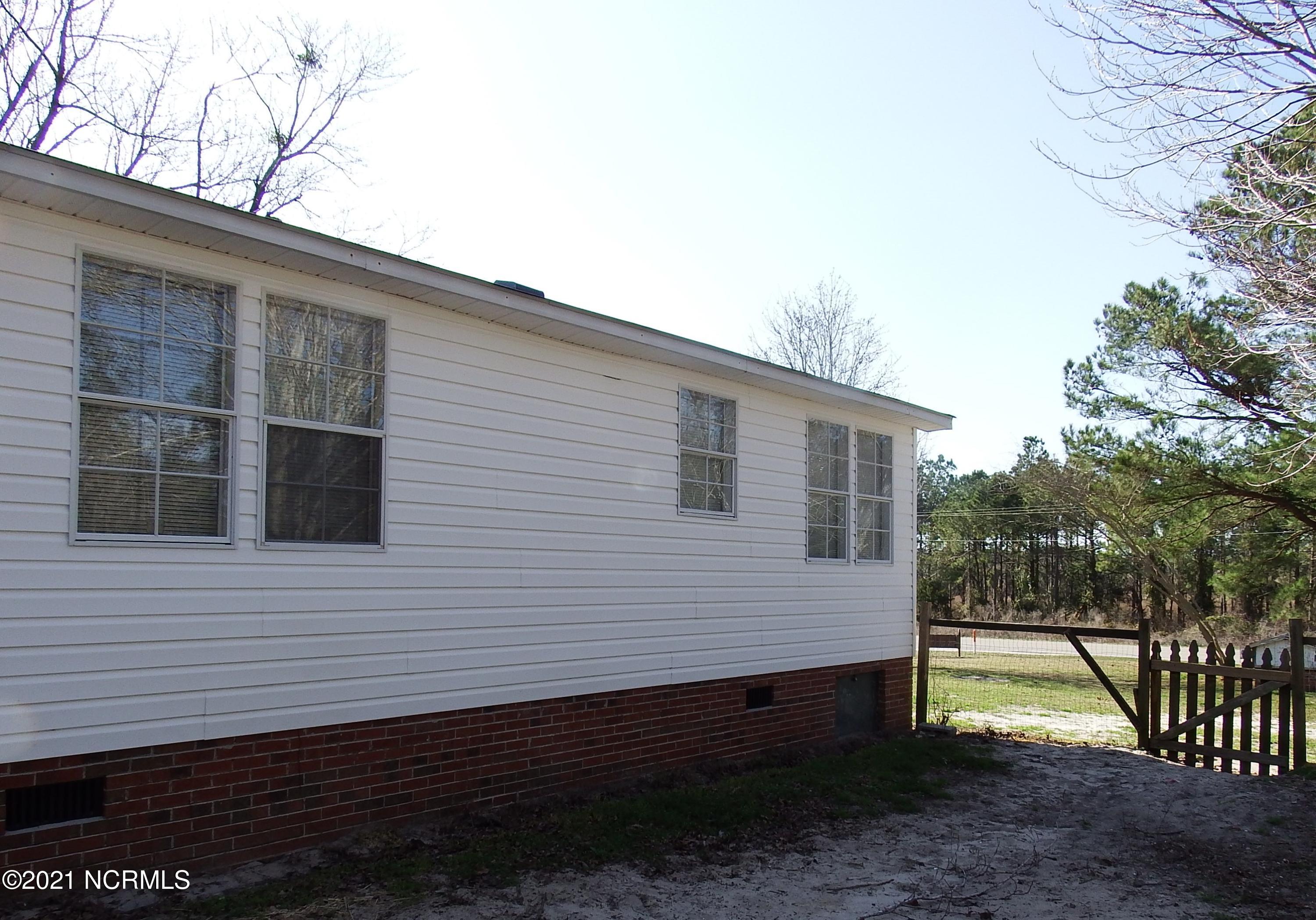 103 Moores Landing Road Hampstead, NC 28443 - Photo 36 of 41 Rear