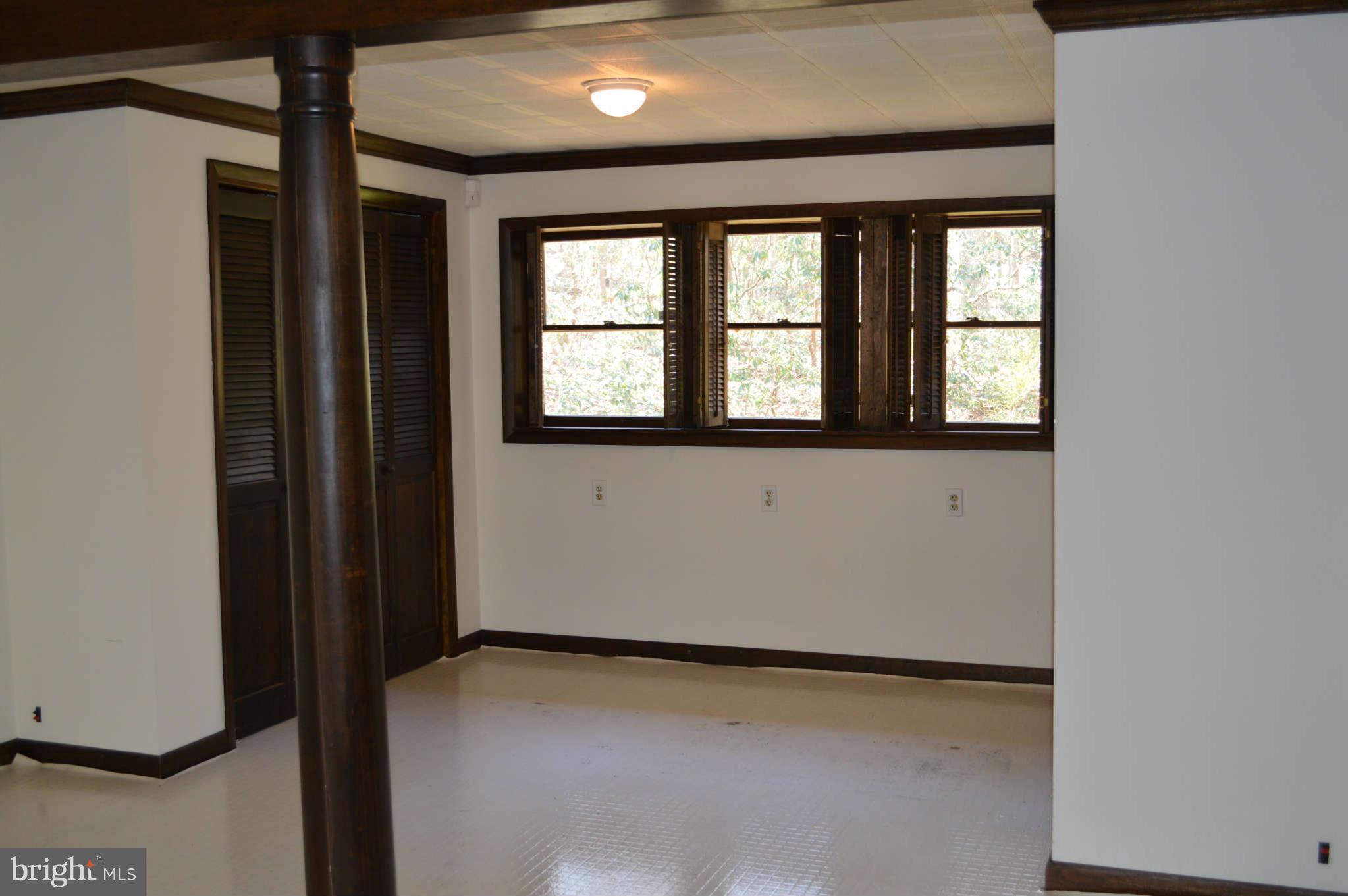 1679 Irishtown Road Elkton, MD 21921 - Photo 23 of 30 Front of 27x14 Family Room, 2 large closets