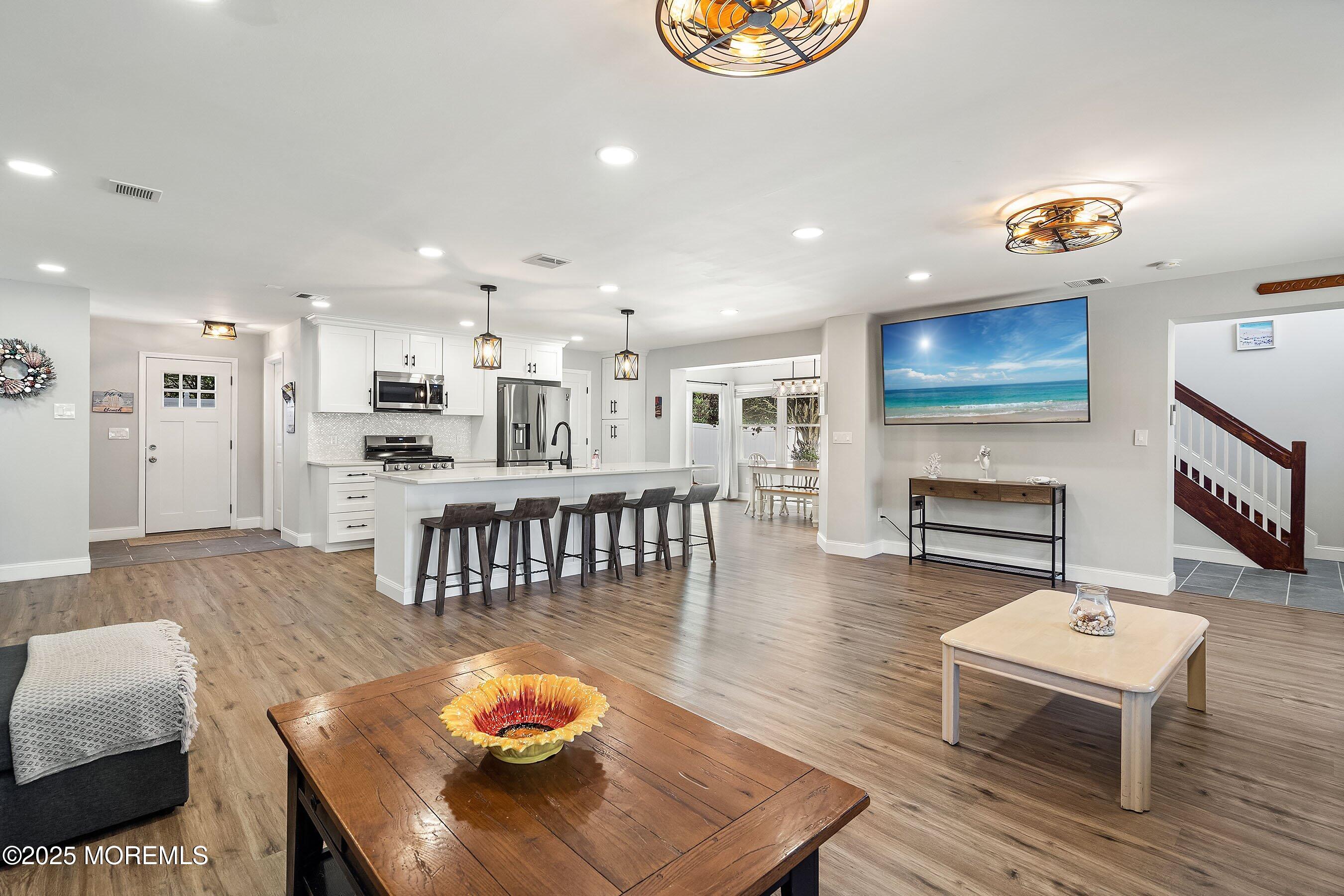 1850 Shore Boulevard Point Pleasant, NJ 08742 - Photo 7 of 28 06-Int2 Living1 SCREEN OPTION