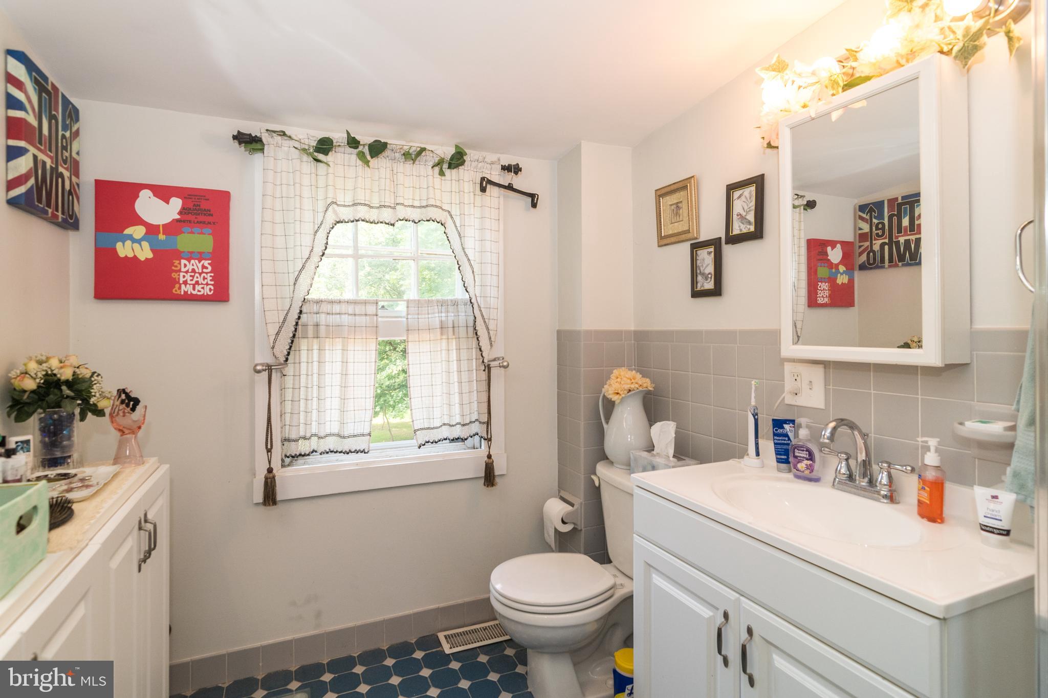 2618 North Sugan Road New Hope, PA 18938 - Photo 29 of 38 Upper Level Full Bathroom