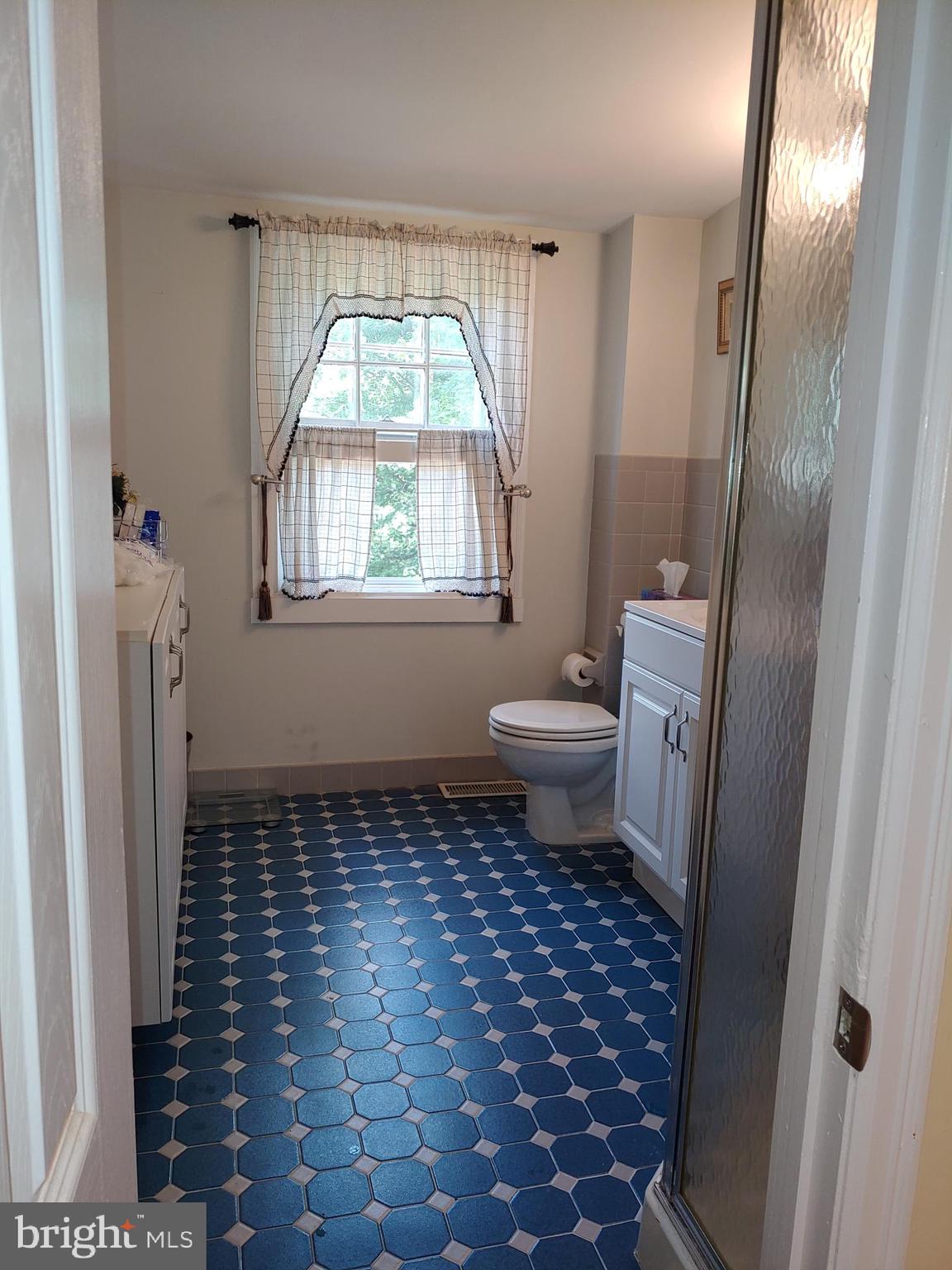 2618 North Sugan Road New Hope, PA 18938 - Photo 32 of 38 Upstairs bath in In-law suite