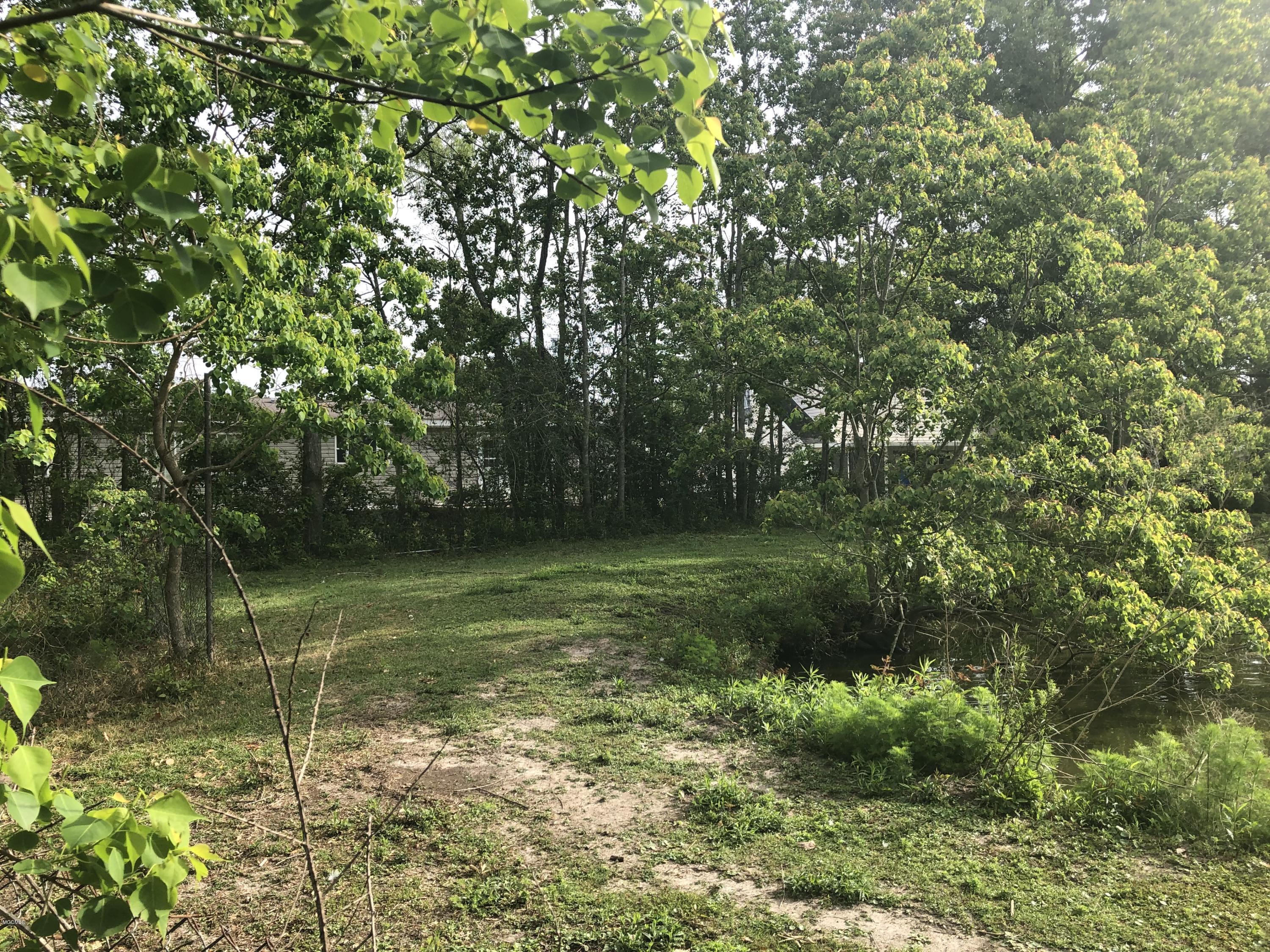 1612 Laurelglen Road Gautier, MS 39553 - Photo 5 of 16 IMG_0922