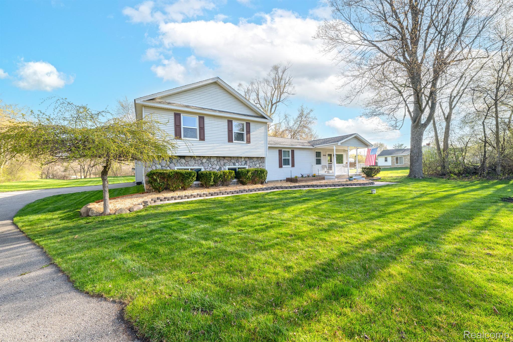 3916 Morgan Road Lake Orion, MI 48359 - Photo 5 of 41 Gallery Image 5