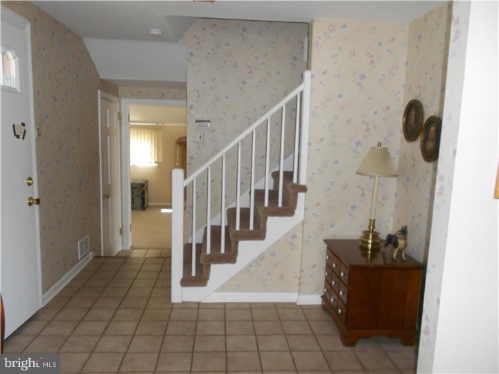440 Wayland Road Cherry Hill, NJ 08034 - Photo 3 of 22 Foyer