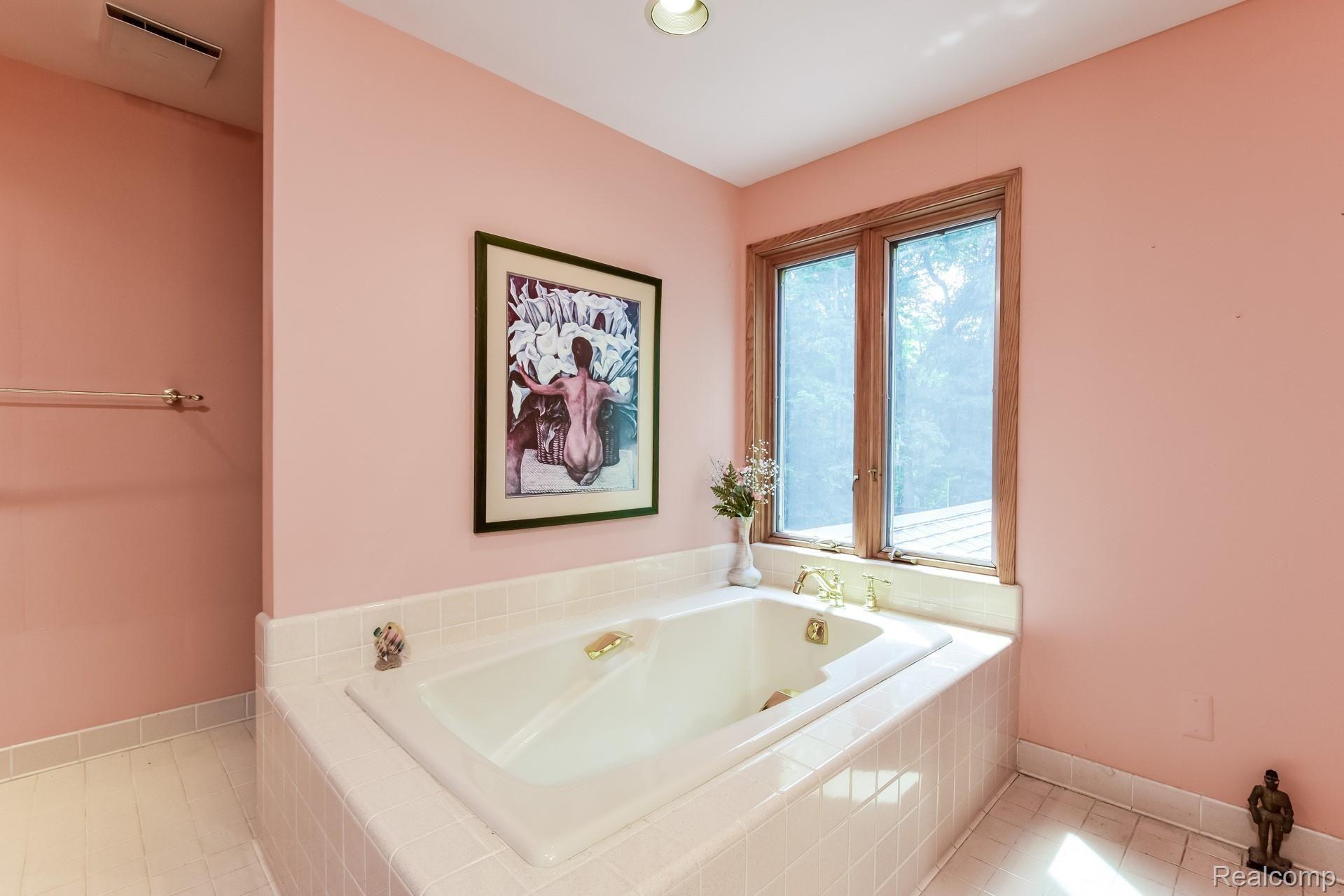 852 Peach Tree Lane Rochester, MI 48306 - Photo 28 of 54 028-Master_Bathroom-5927686-medium.jpg