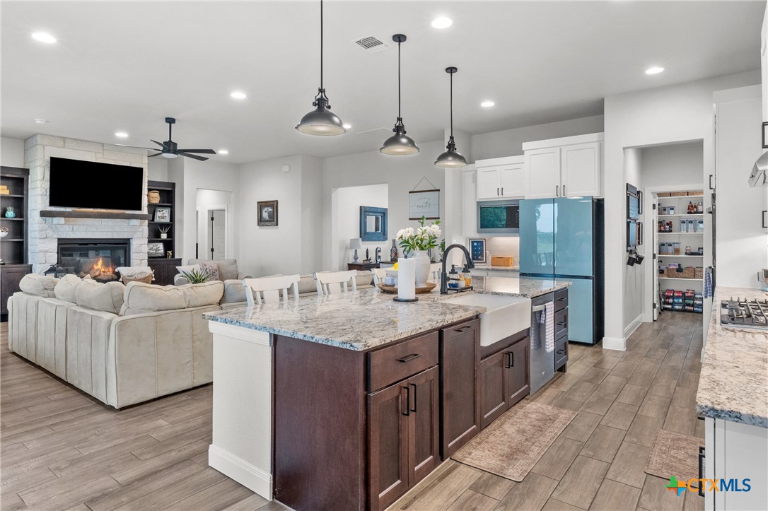 979 Inka Road Salado, TX 76571 - Photo 16 of 47 Kitchen