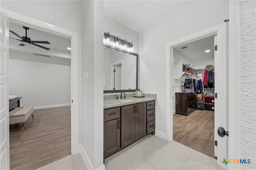 979 Inka Road Salado, TX 76571 - Photo 23 of 47 Primary Bathroom: Double Vanity