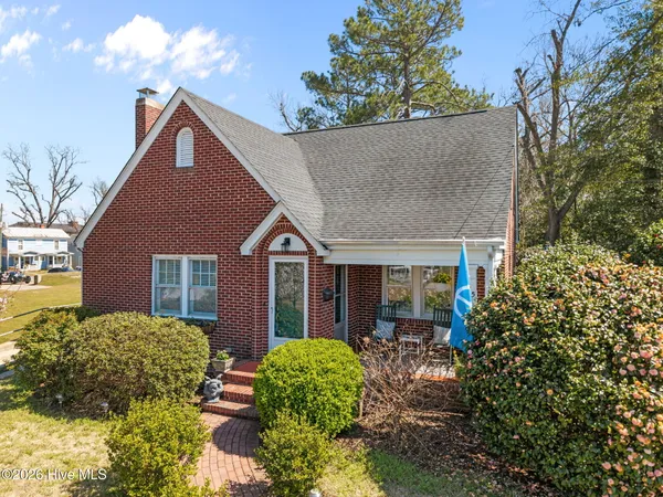 $430,000 | 115 North Academy Street, Washington, NC 27889