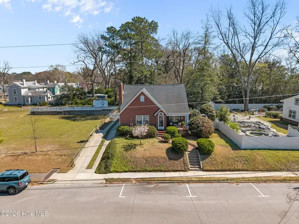 $430,000 | 115 North Academy Street, Washington, NC 27889