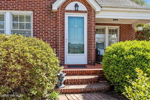 $430,000 | 115 North Academy Street, Washington, NC 27889