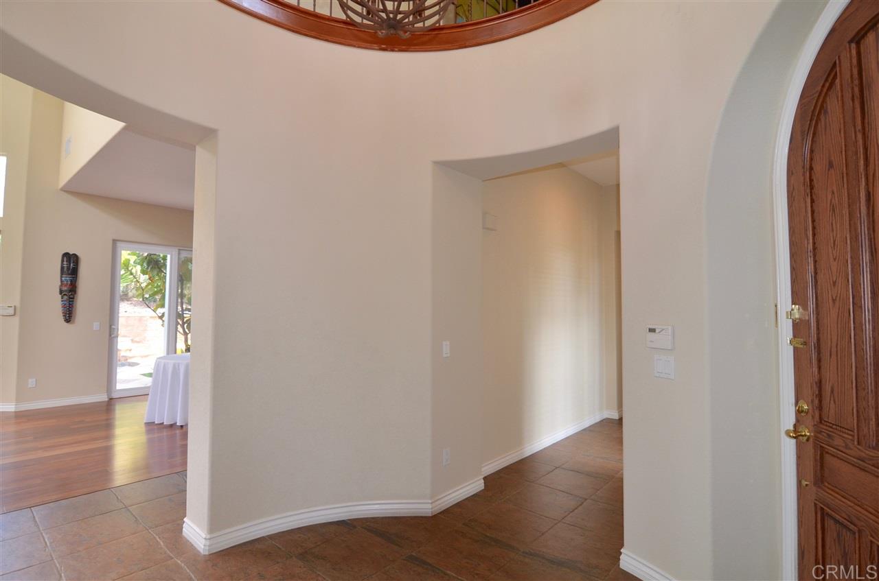 1470 Ravean Court Encinitas, CA 92024 - Photo 3 of 25
