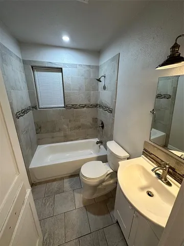 $1,650 | 2322 Meadow Lane, Mesquite, TX 75150