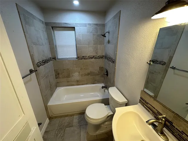 $1,650 | 2322 Meadow Lane, Mesquite, TX 75150